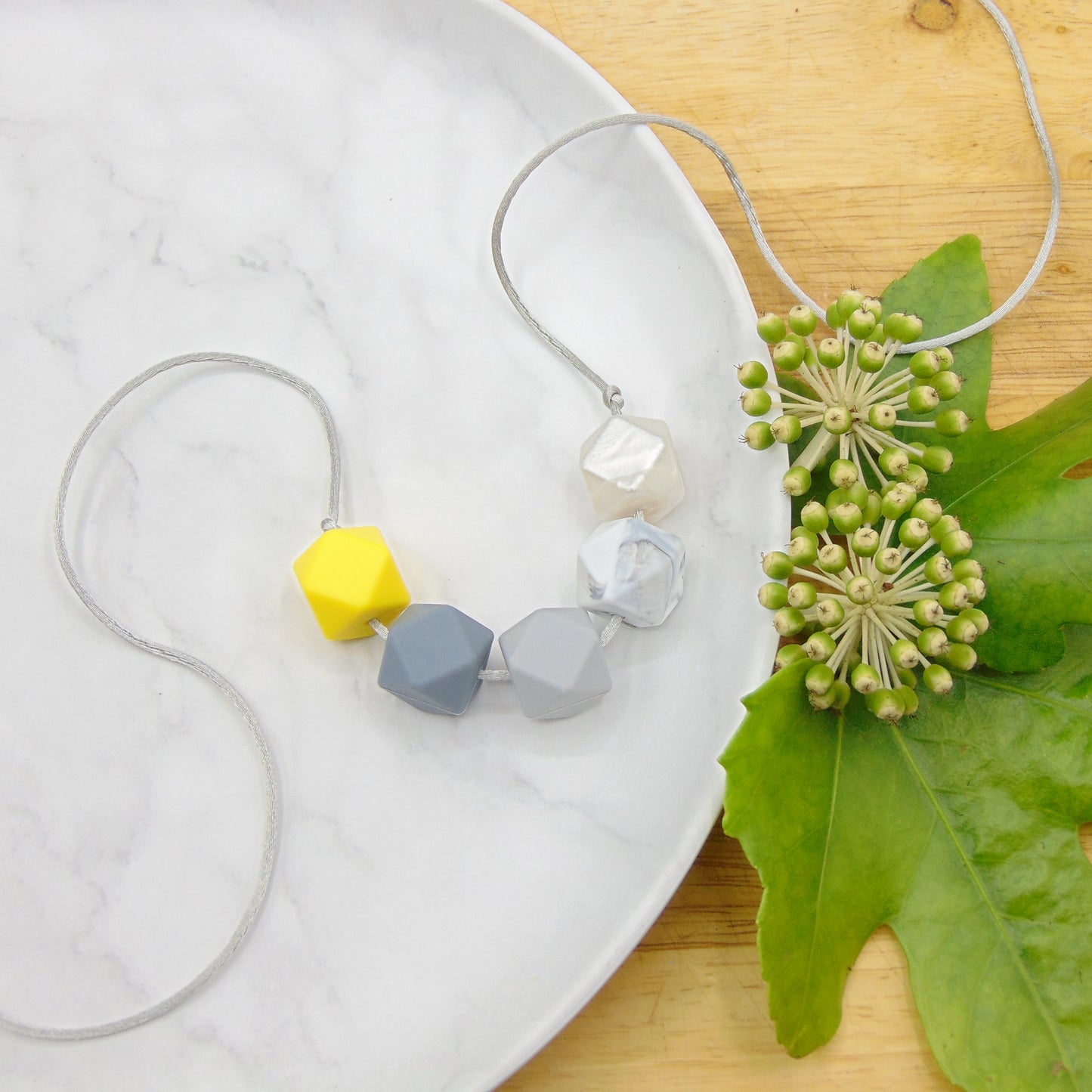 Pantone 21 - 5 Bead Necklace