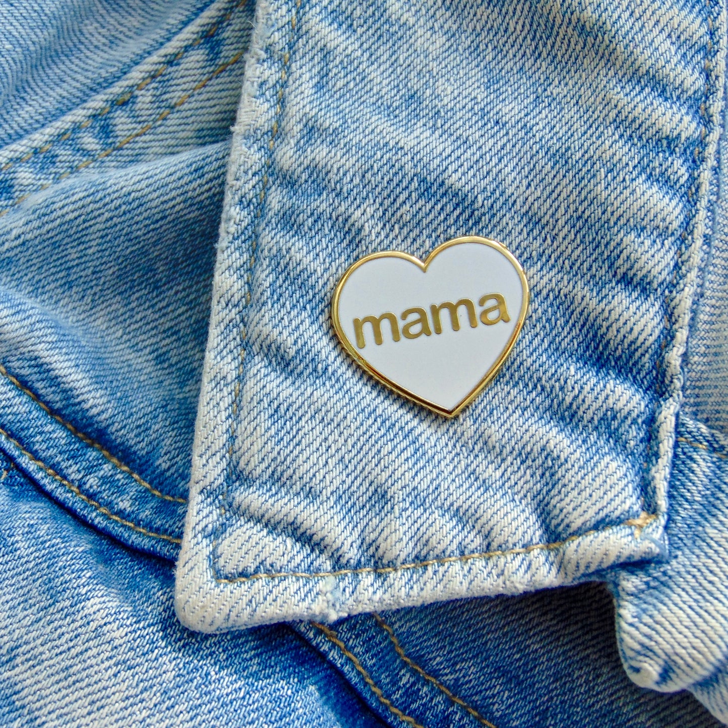 Mama Pin Badge - White and Gold